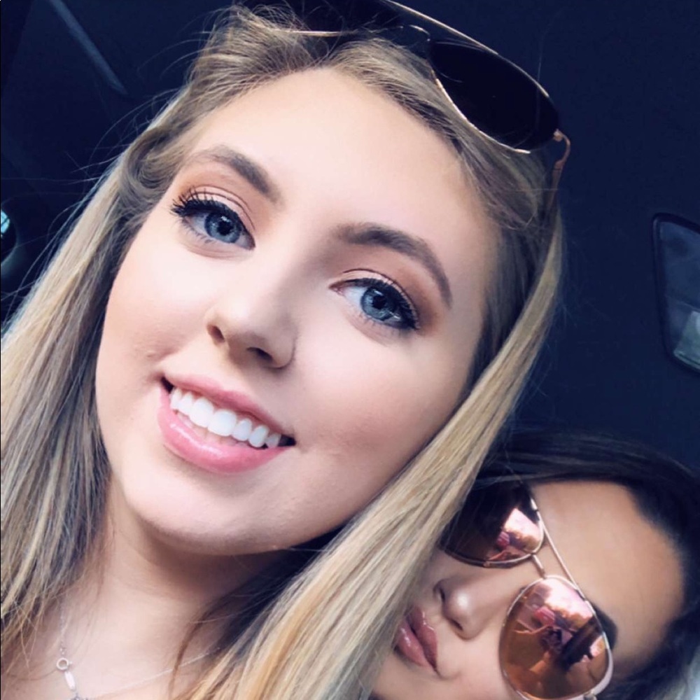 Meet your Posher, Paige